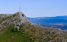 Sainte-Victoire : entre randonnée, culture et art de vivre provençal
